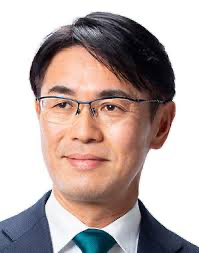 山下真